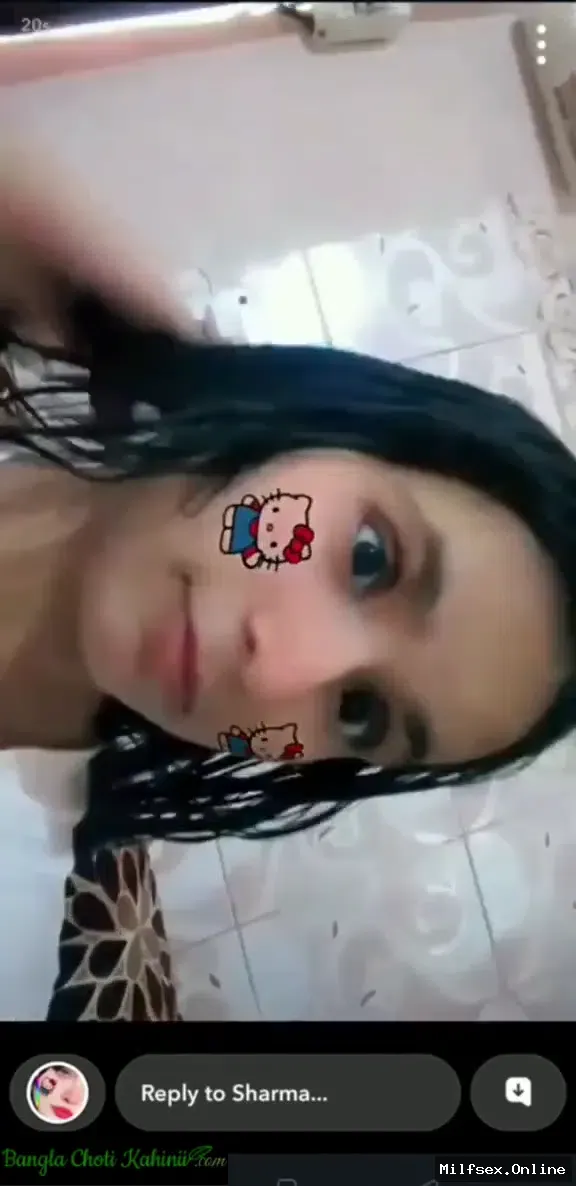 Alone in the pussy the pyaas bujhati sexy Aunty's Porn Reel