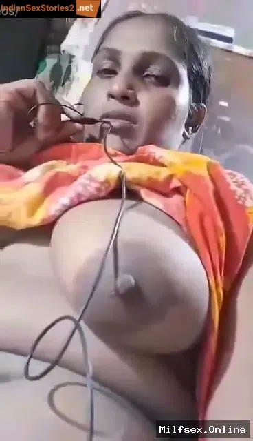 Thumbnail for Bihari aunty showing pink pussy in live video call