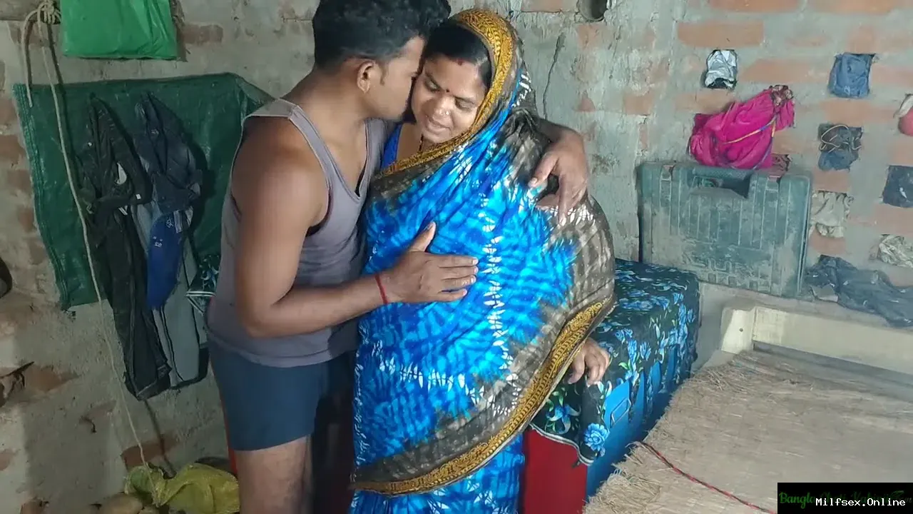 Enjoy the fun of Indian Kissing in Desi Sex Video
