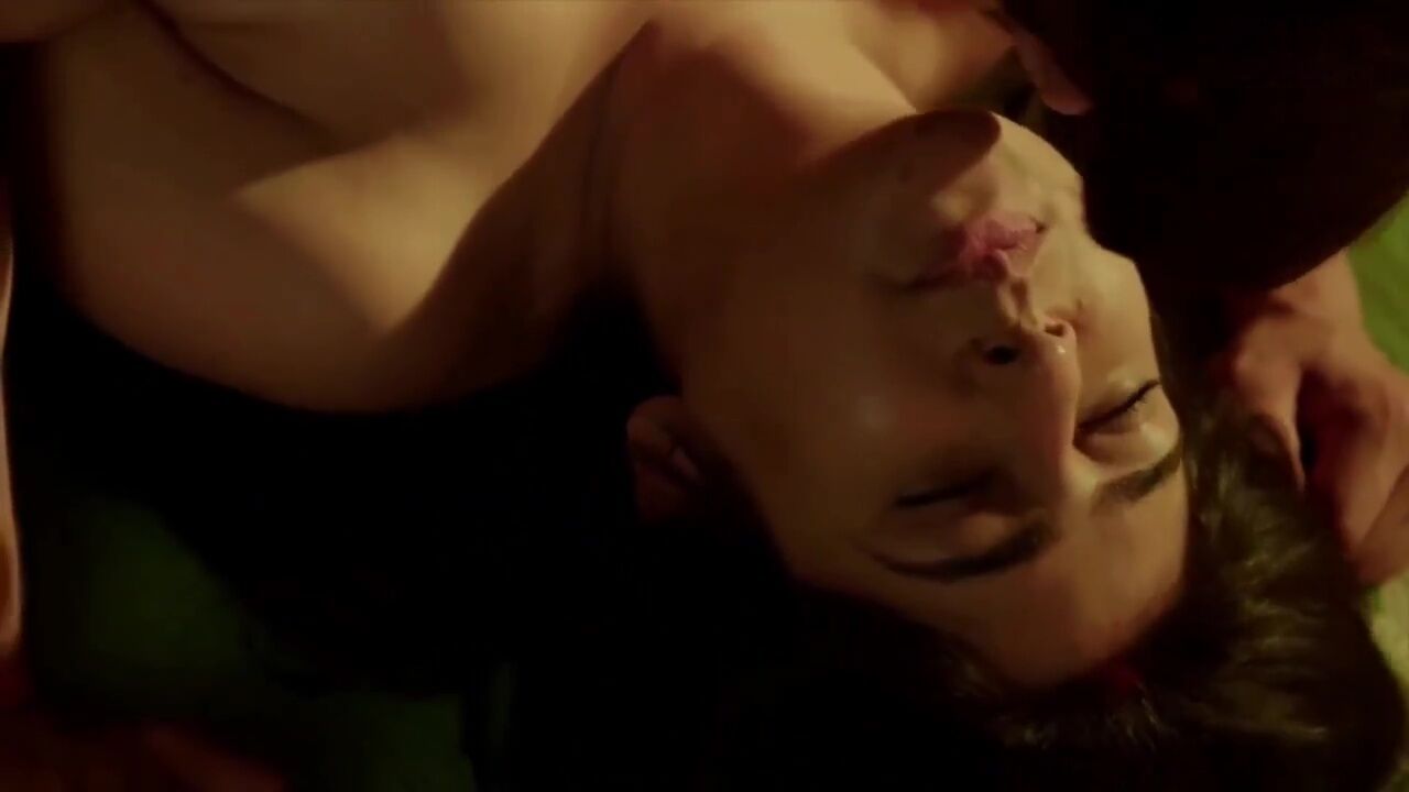 Thumbnail for Beautiful Indian actress Shiny Dixit's make-out and sex scene