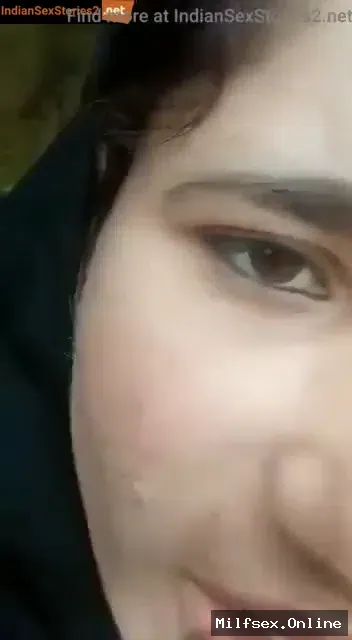 Hijabi woman outdoor pussy fucking video
